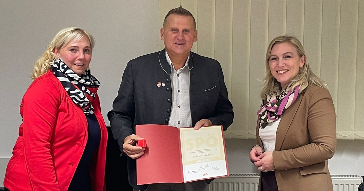  - &copy; v.l.n.r. Obmann-Stv. GRin Daniela Mück, Obmann GR Josef Mitterhofer, SPÖ Bezirksvorsitzende LAbg. Doris Hahn