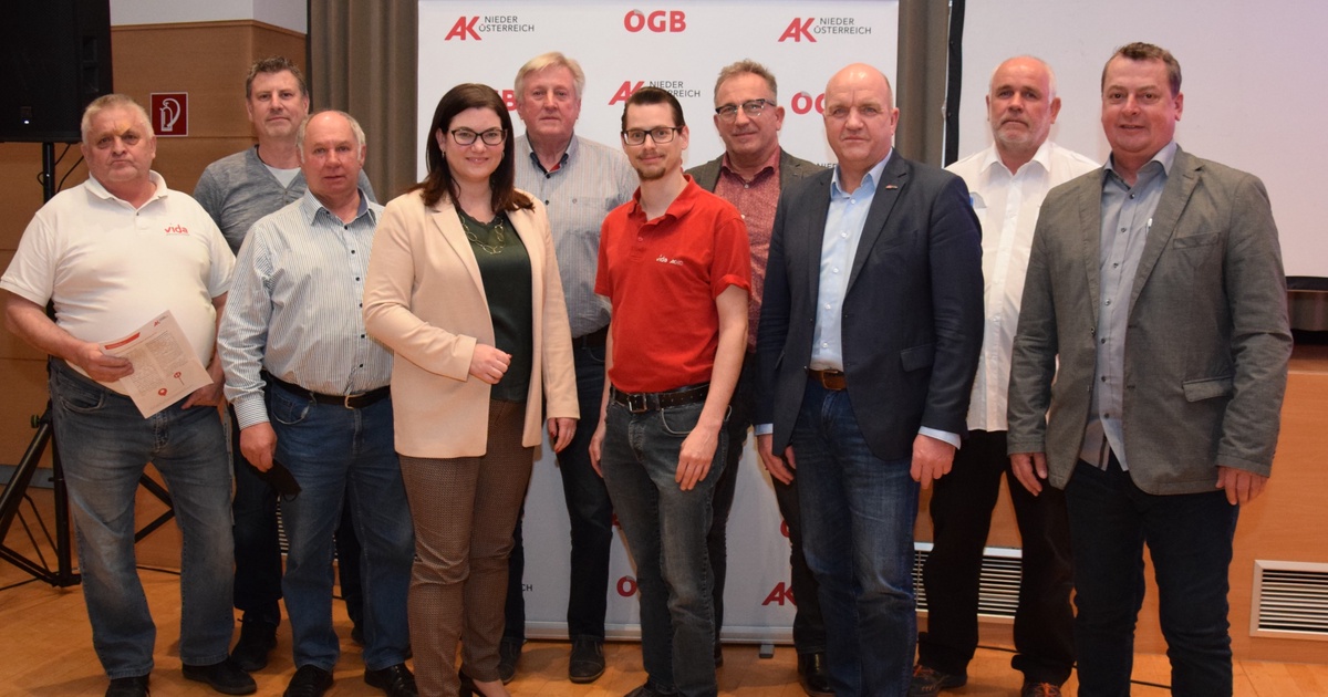  - © NRin Melanie Erasim und AK-Präsident Markus Wieser unterstützen die Weinviertler Gewerkschafter der vida und die Betriebsräte im Kampf um bessere Arbeitsbedingungen für die Autobus-LenkerInnen.